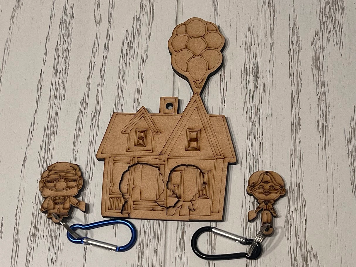 Llavero Anime Casa con Pareja - MDF